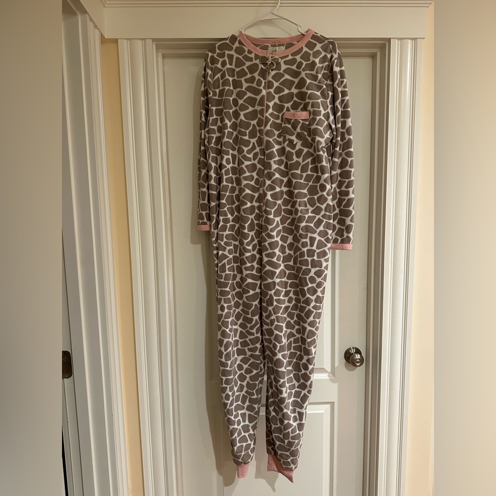 Love to Lounge Giraffe Print Onesie with Pink Trim Pajamas